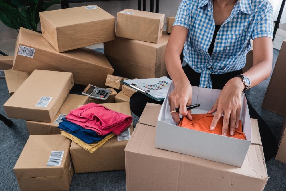 Package Consolidation: When Combining US Orders Saves Money—and When It Does Not