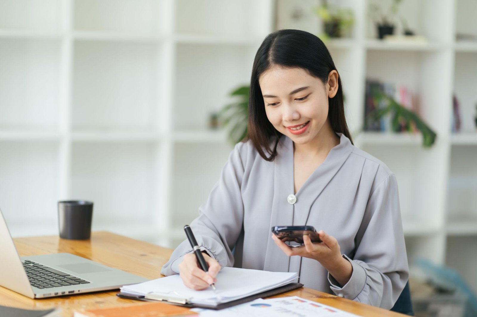 Duolingo vs LingQ: Should You Switch, Stay or Use Both?