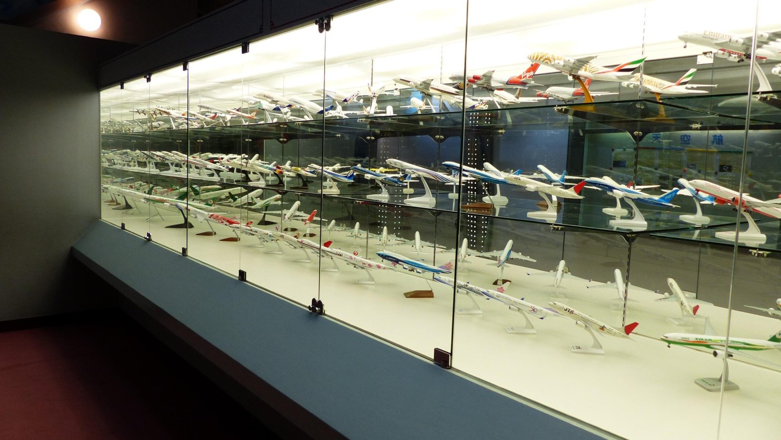 Diecast Model Airplanes: How to Choose a Display Model That Fits
