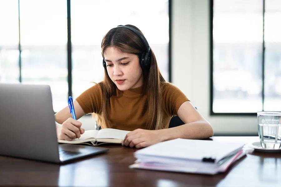 Academic Transcription Services: Choosing a Research-Safe Interview Workflow